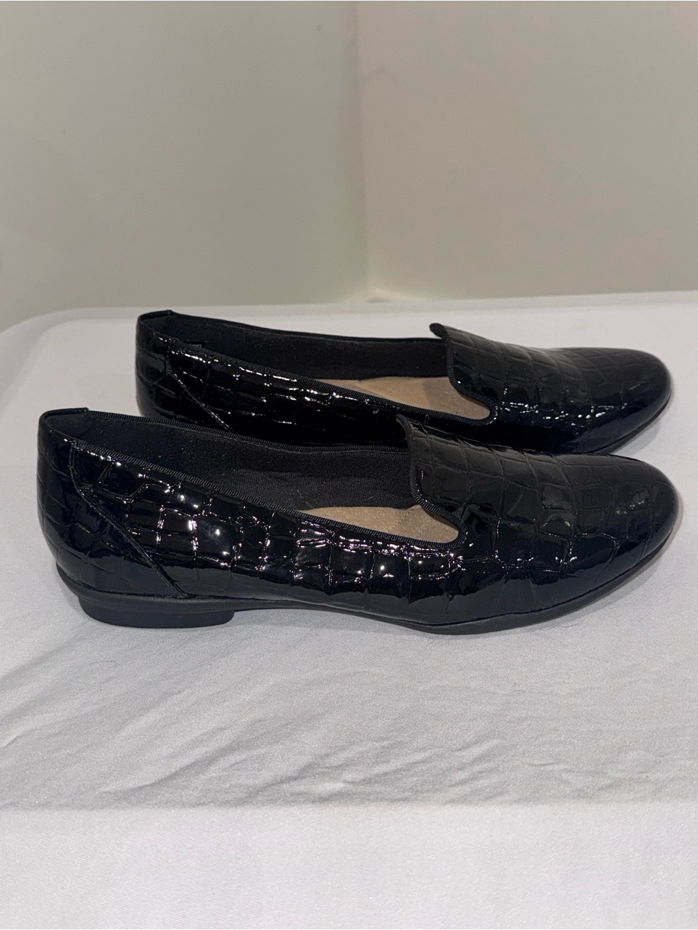 Clarks Collection Sara Poppy Black Patent Croc Loafers Women’s Size 9M